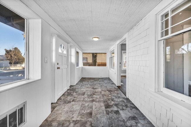 Building Photo - 1637 C St