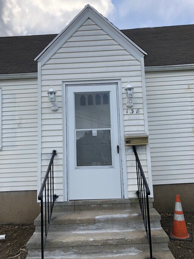 Building Photo - 138 Ruane St