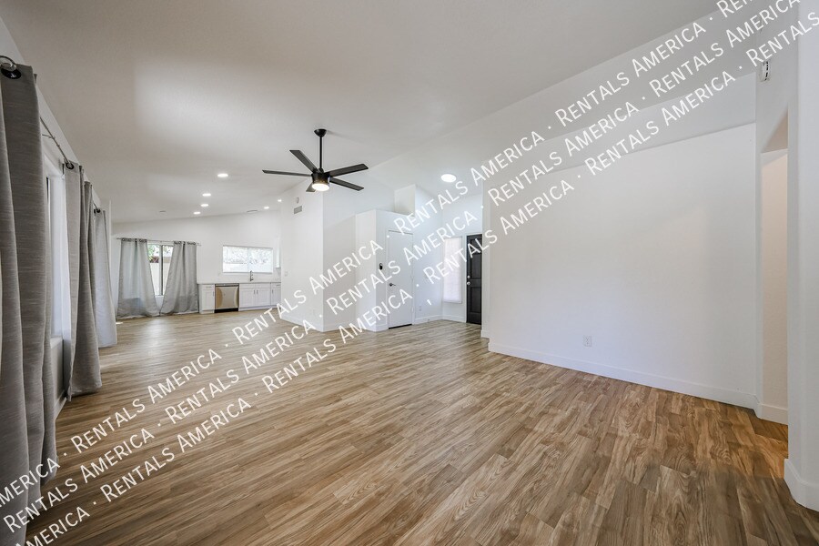 Building Photo - 7323 E Indigo St