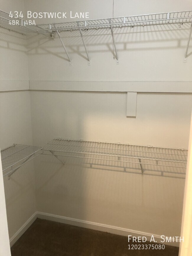 Building Photo - 434 Bostwick Ln