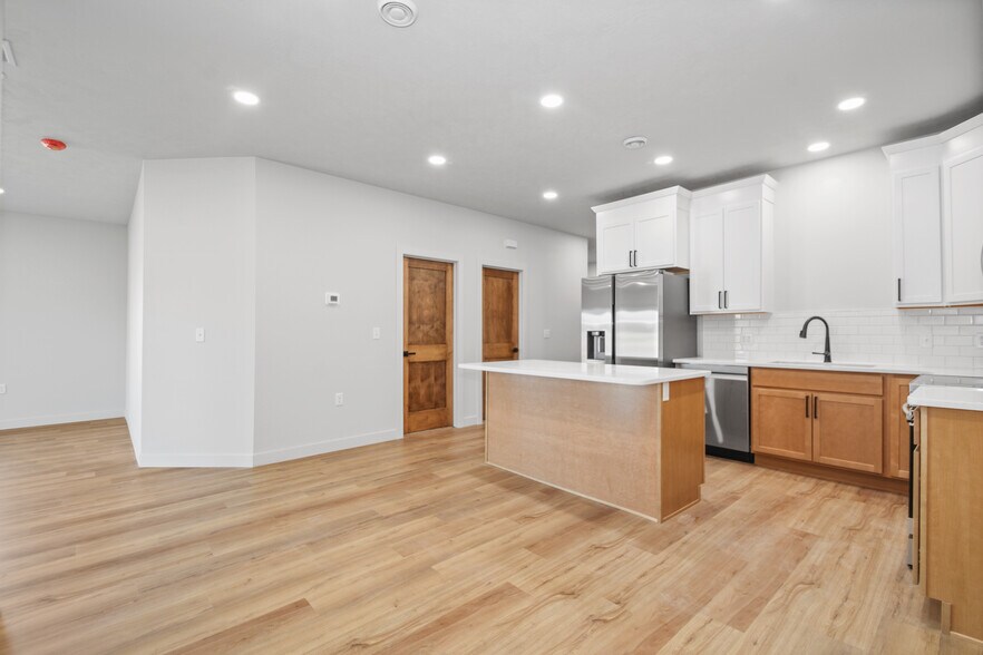 Building Photo - 622 W Matthew Trl
