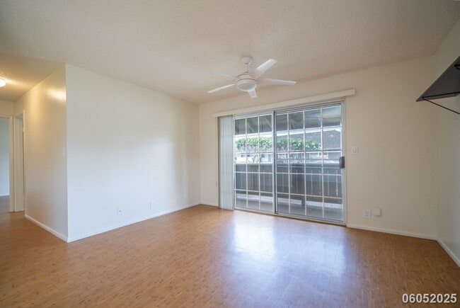 Building Photo - $2700 / 2 BED / 1 BATH IN WAIPIO