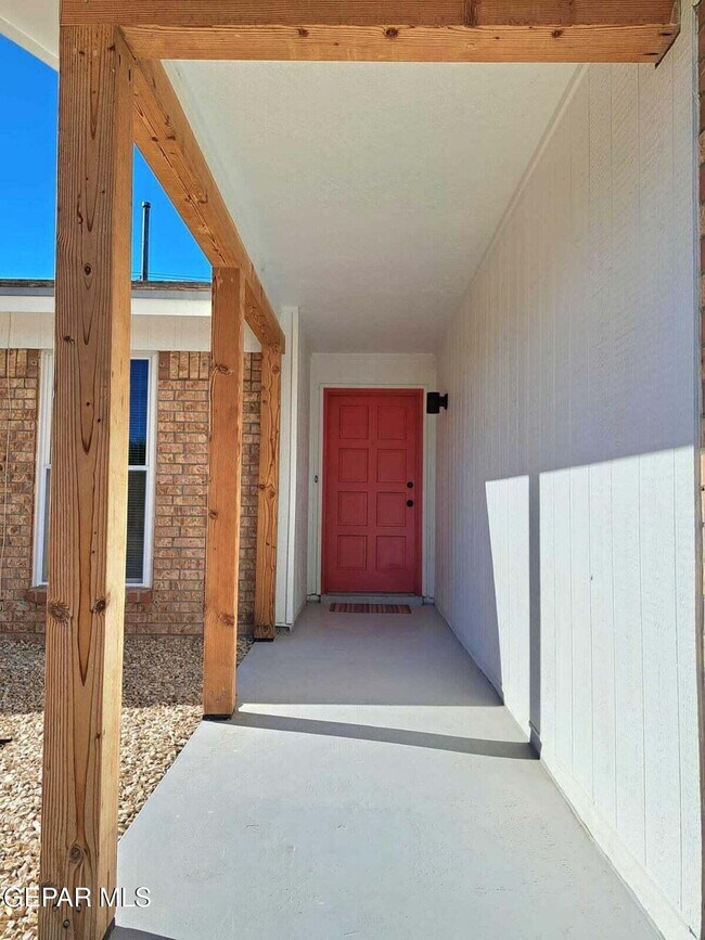 Building Photo - 817 Centennial Dr