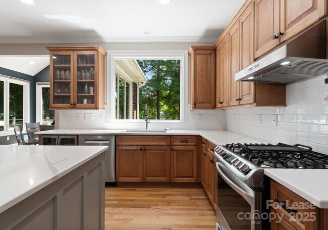 Building Photo - 18807 Dembridge Dr