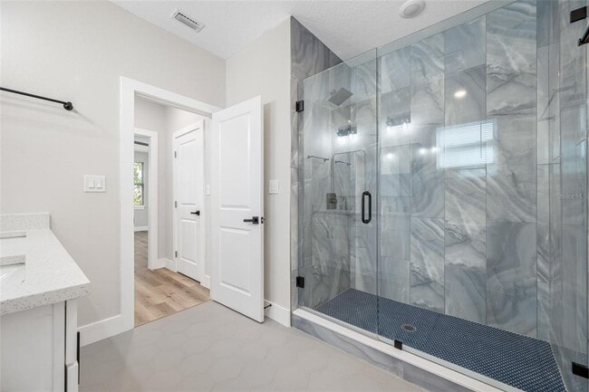 Building Photo - 6910 Dartmouth Ave N