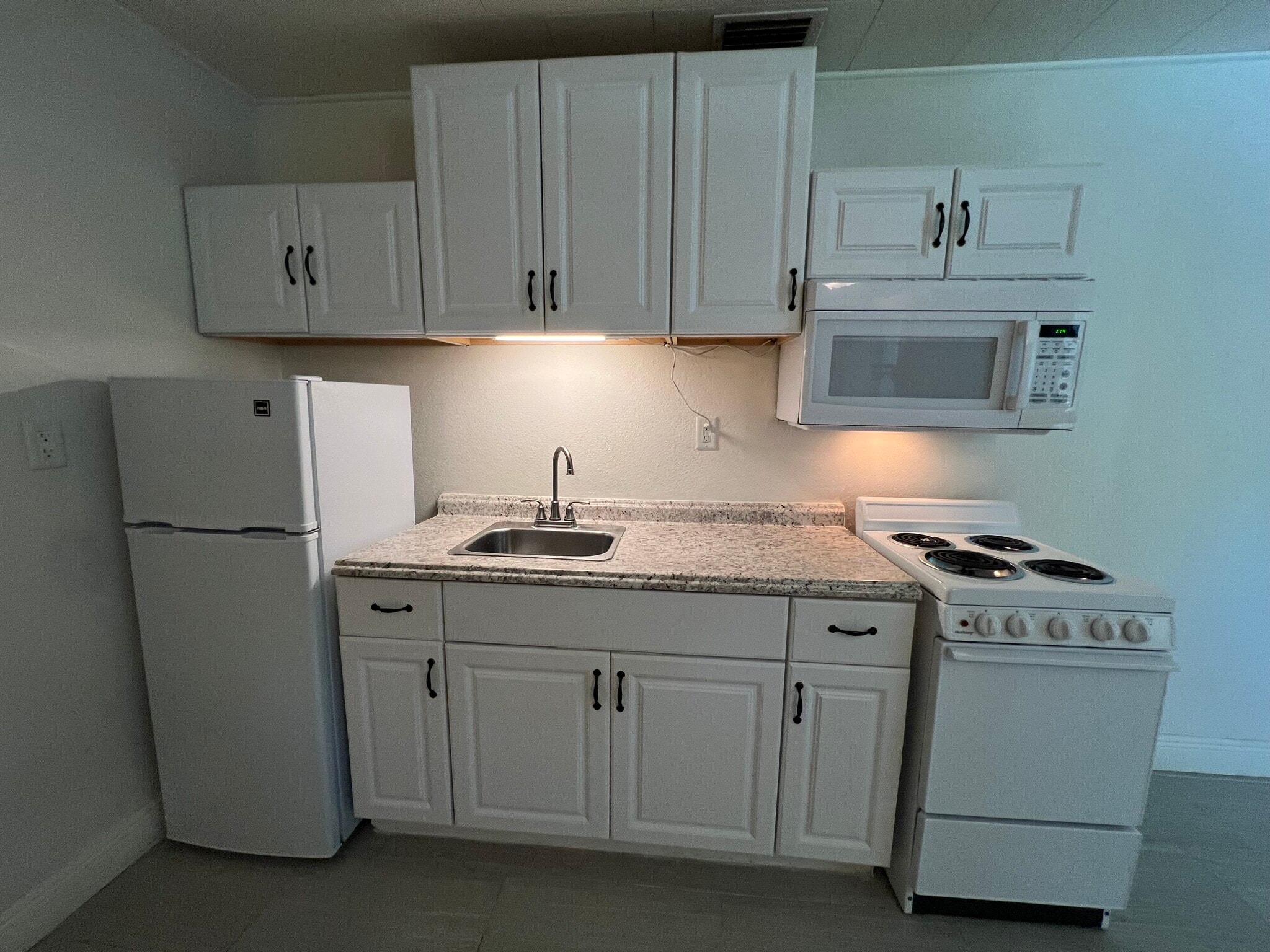 Building Photo - 1005 Vine St