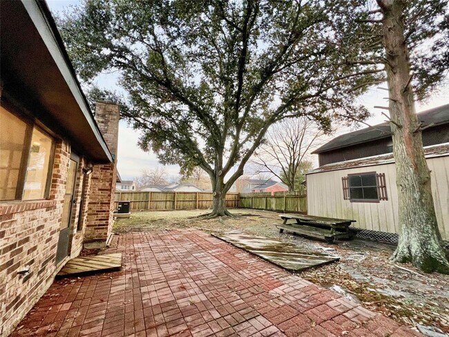Building Photo - 3910 Ivy Green Dr