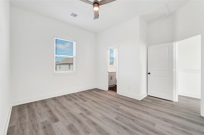 Building Photo - 3210 Frying Pan Pl