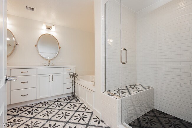 Building Photo - 2220 Village Walk Dr