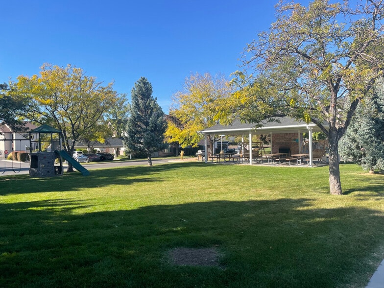 Building Photo - 44 N Garden Park Dr