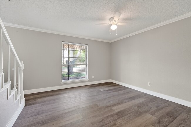Building Photo - 4002 Cedar Ridge Ct