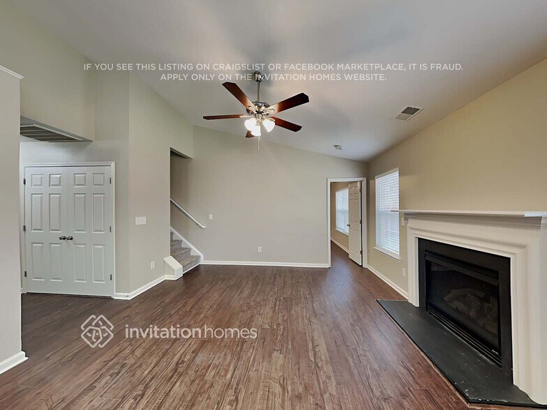 Building Photo - 2116 Clear Brook Dr