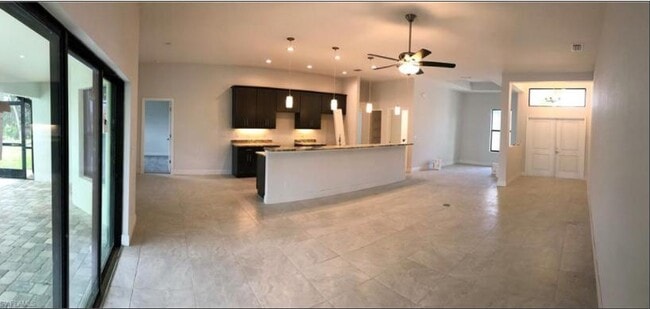 Building Photo - 815 SW 11th Ct