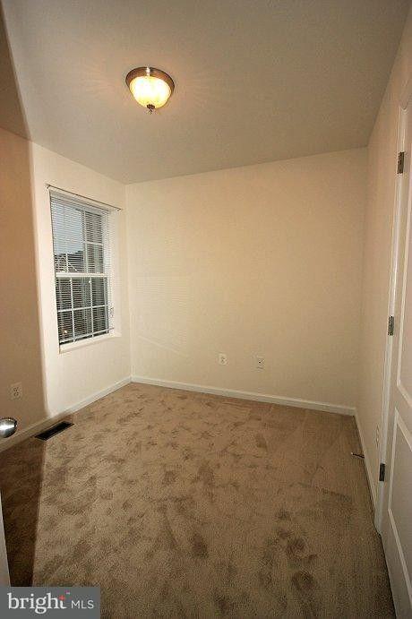 Building Photo - 6282 Newport Ct