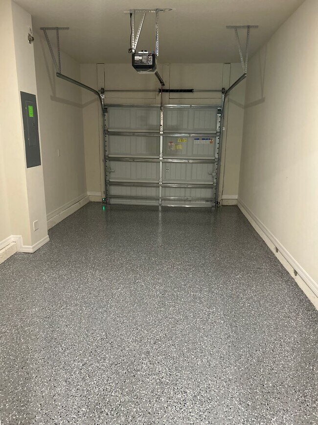 Building Photo - Move In ASAP!! - Brand New 3 bedroom 2.5 bath Townhouse for rent in Kissimmee, FL.