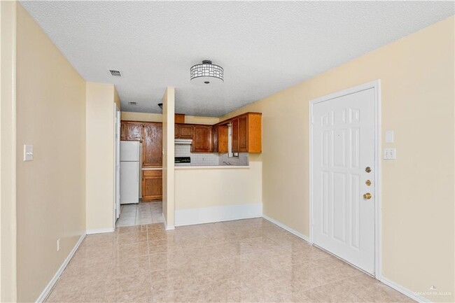 Building Photo - 2210 Elisa Ln