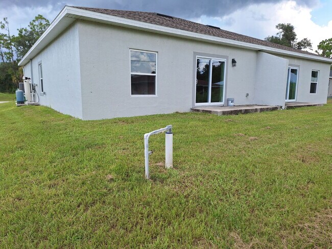 Building Photo - Available with ZERO DEPOSIT MOVE-IN!