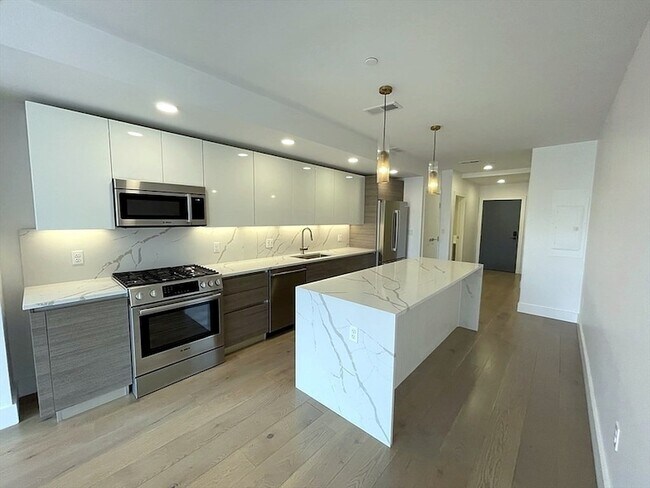 Building Photo - 30 Penniman Rd