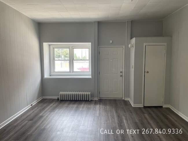 Building Photo - 132 N King St
