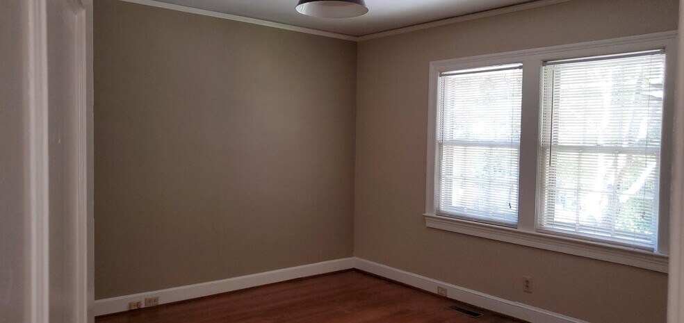 Building Photo - 932 Carr St