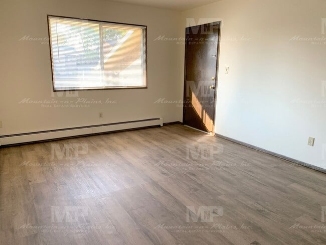 Building Photo - 1729 Palm Dr