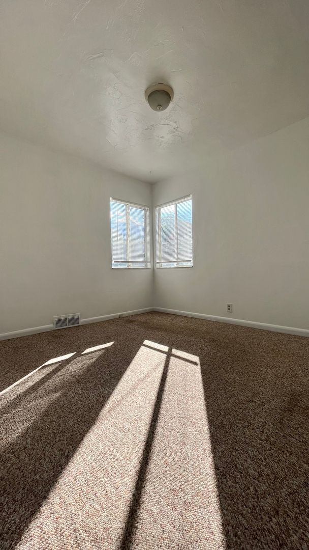 Building Photo - 2804 Van Buren Ave