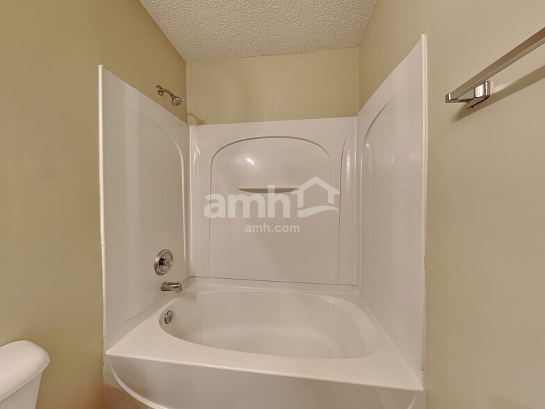 Building Photo - 108 Elbow Cir