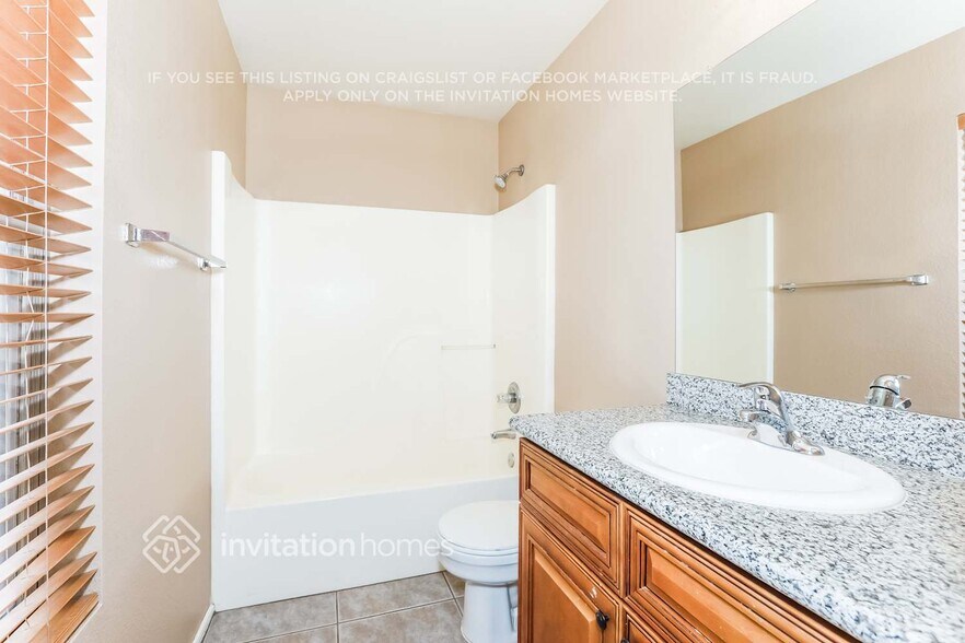 Building Photo - 2266 E Spruce Dr