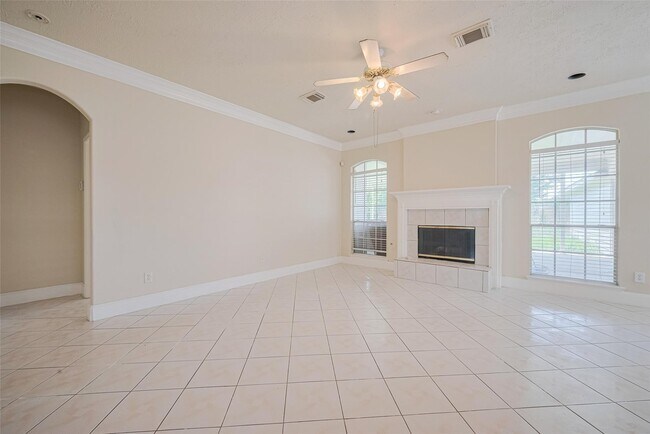Building Photo - 14203 Torrey Village Dr