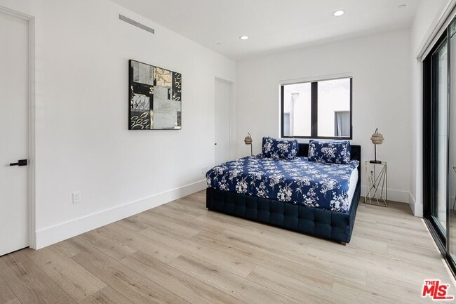 Building Photo - 1236 N Spaulding Ave