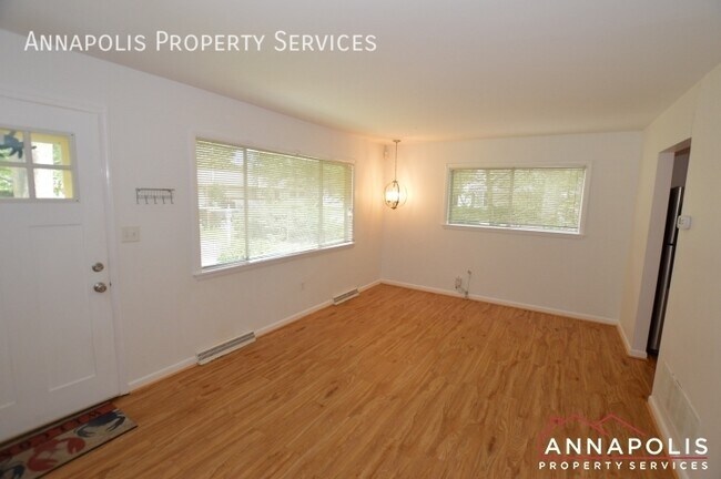 Building Photo - 1331 Linden Ave
