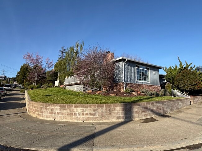 Building Photo - 4806 Lodi Way