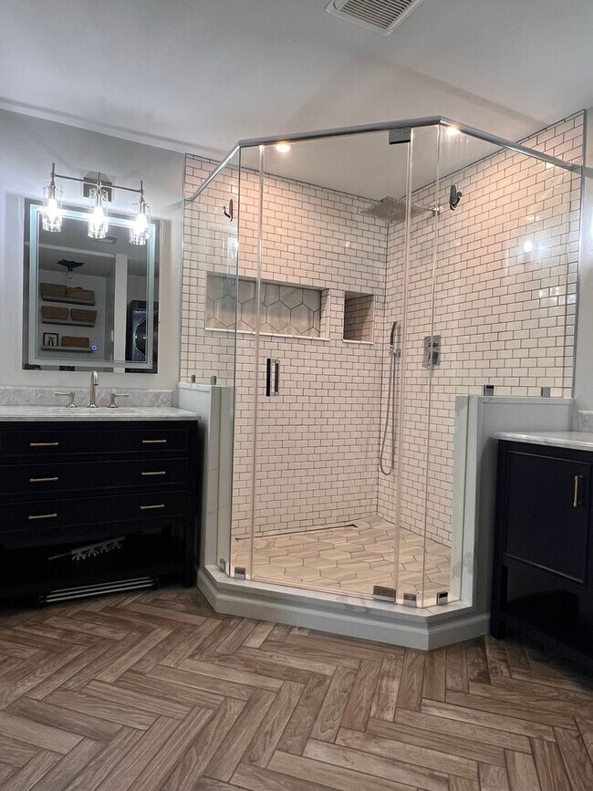 Building Photo - Heart's Desire End Unit Townhome 2700+ SqFt - Lowes Island