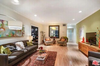 Building Photo - 8550 Holloway Dr