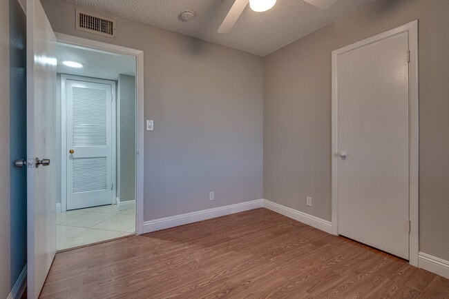 Building Photo - Charming Single-Story Home with Open Living Spaces and Large Backyard in Las Vegas