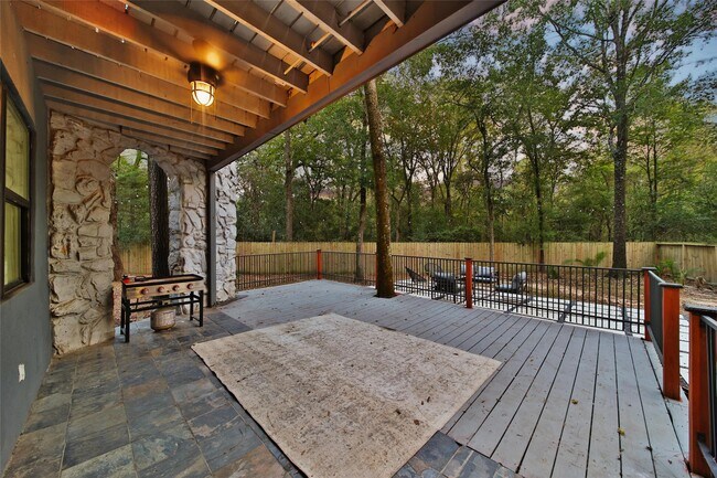 Building Photo - 140 S Timber Top Dr