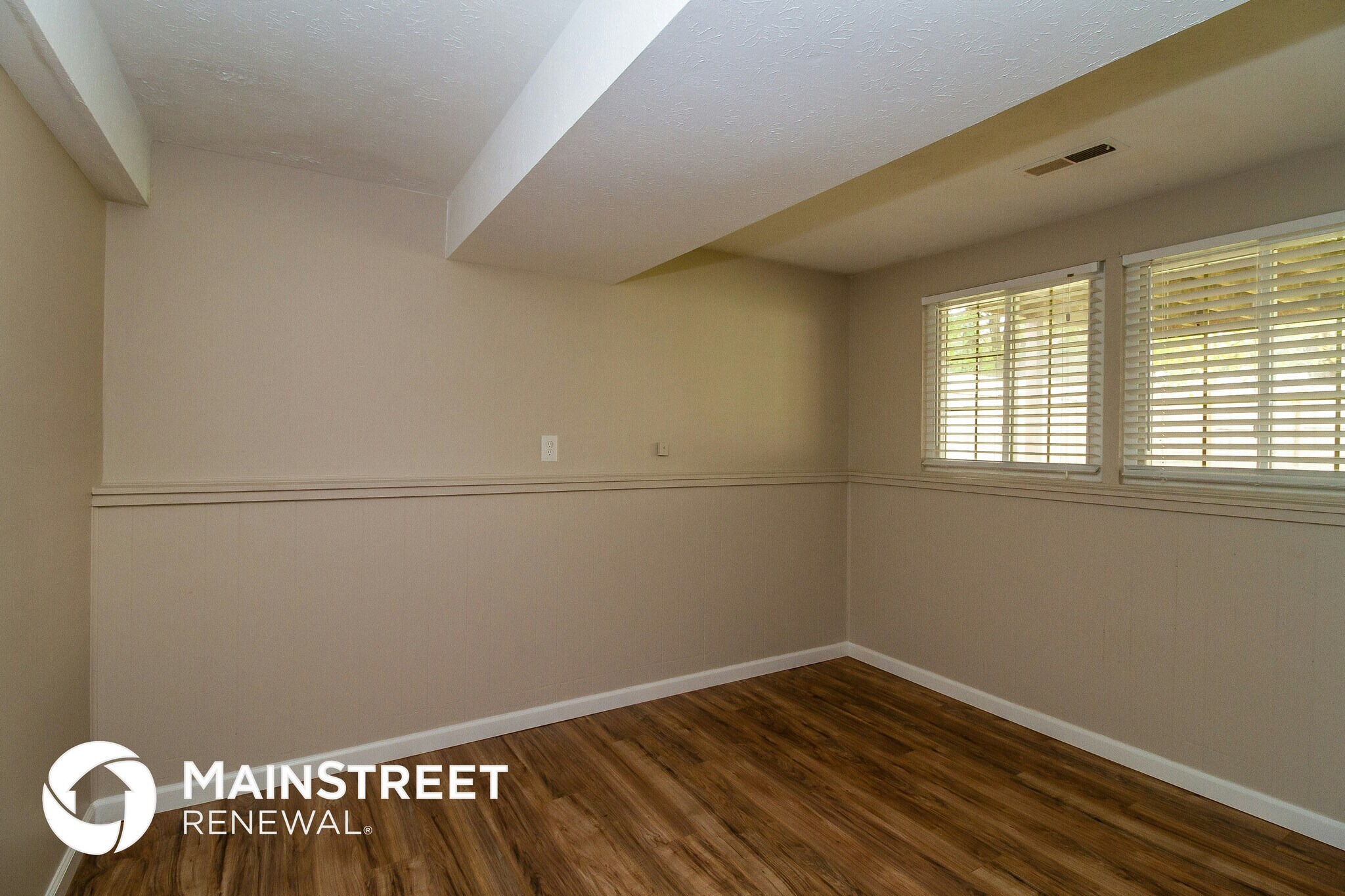 Building Photo - 4504 Lunenburg Dr