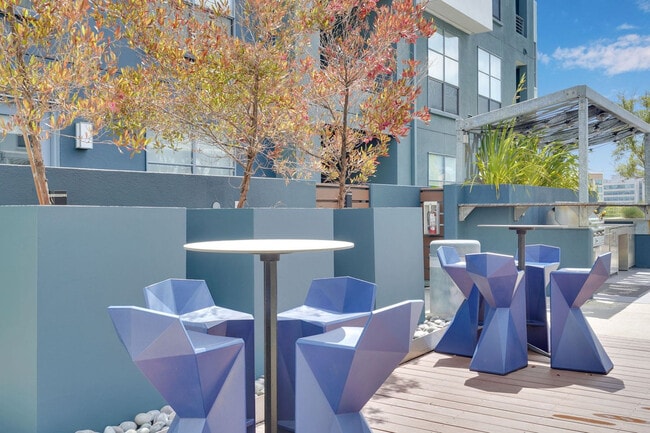 Building Photo - 355 Berry St