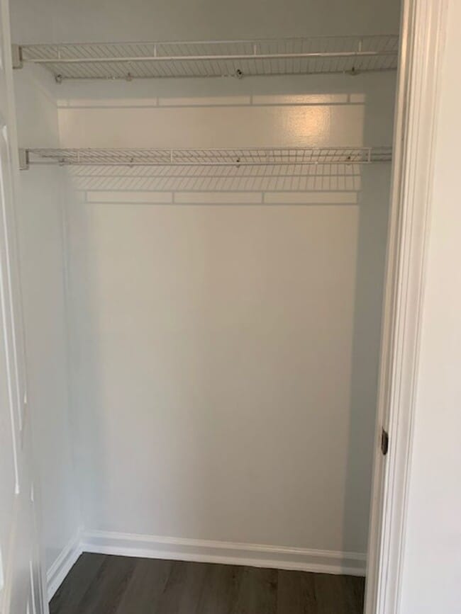 Building Photo - 408 Holly Ave