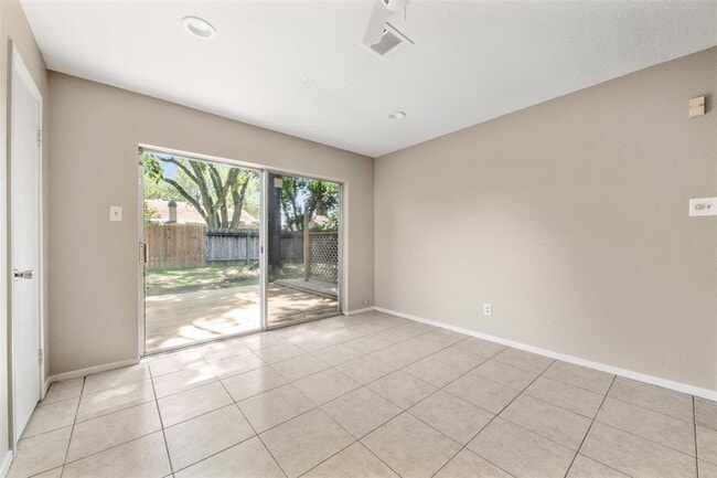 Building Photo - 1106 Ravenscourt Dr