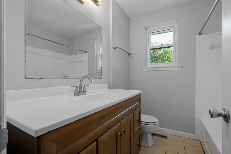 Building Photo - 5162 Hilson Rd