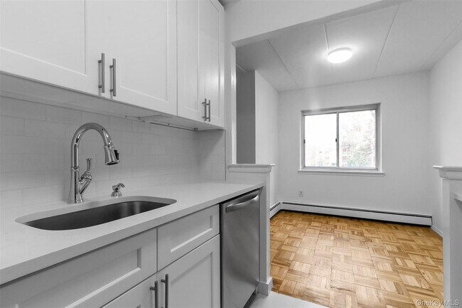 Building Photo - 372 Central Park Ave