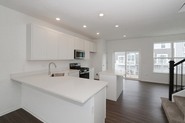 Building Photo - 2252 Stonegate Rd