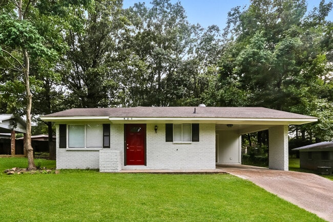 Building Photo - 421 Monica Ln