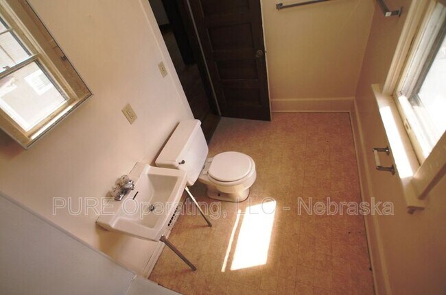 Building Photo - 1474 Spencer St