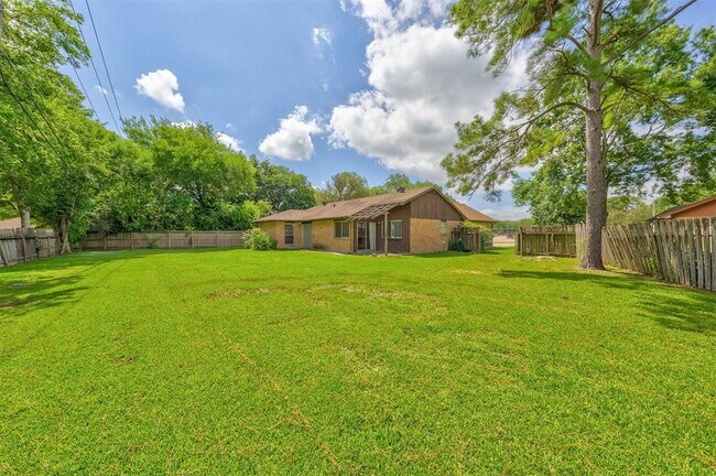 Building Photo - 2802 Heritage Bend Dr