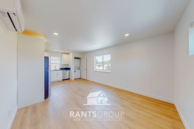 Building Photo - Brand New! Modern Home in Trestlewood – Where Comfort Meets Community!