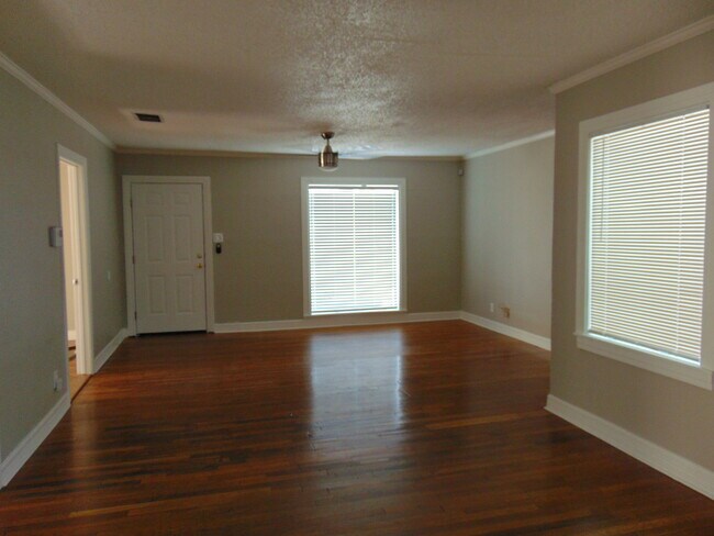 Building Photo - 2628-26