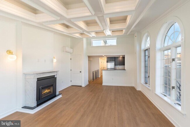 Primary Photo - 1134 Pine St