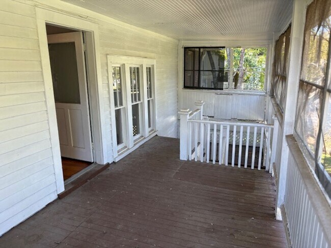 Building Photo - Historic Downtown Murfreesboro TN 3050 SF, 5BR/2BA for rent